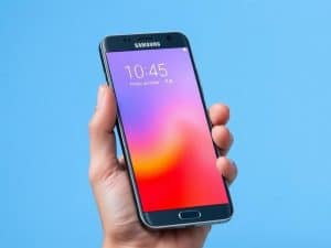 El último móvil de Samsung es una locura: 6 años de actualizaciones y buena pantalla a un precio ridículo