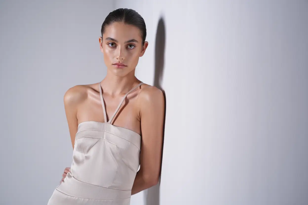 El top asimétrico más viral de lo nuevo de Zara: por qué todas quieren esta blusa de tirantes tan elegante