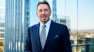 Quién es Larry Ellison, el hombre que destronó a Musk como el más rico del mundo: su fortuna supera el PIB de Portugal