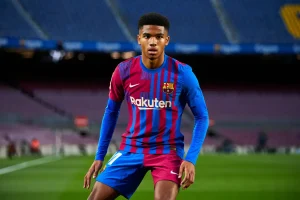 Mohamed Dabone hace historia con el Barcelona al debutar con solo 13 años