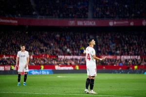 Penalti a Rubén Vargas y gol mal anulado a Isaac Romero, las dos grandes quejas a Alberola Rojas