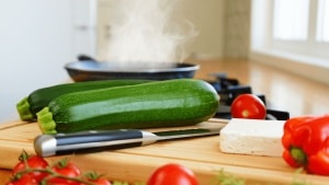 La receta de calabacín lista en 10 minutos: "La mejor cena saludable del mundo" con solo 5 ingredientes