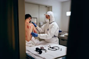 La OMS registra más de 34.000 casos y 138 muertes por viruela del mono en el mundo en lo que va de 2025