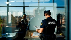 Police officer investigated after shooting and killing suspected drug dealer in middle of Madrid street