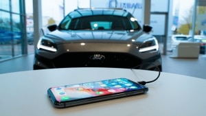 A Ford aún no le convence el nuevo Apple CarPlay Ultra, pero no le cierra la puerta a su adopción