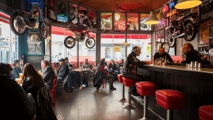 Parece un bar de carretera de la Ruta 66 en California, pero está en Zaragoza: "El hogar de los amantes de las motos y el rock"