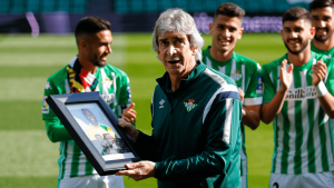 El regalo de la plantilla del Betis a Pellegrini: "El mejor homenaje que le podíamos hacer"