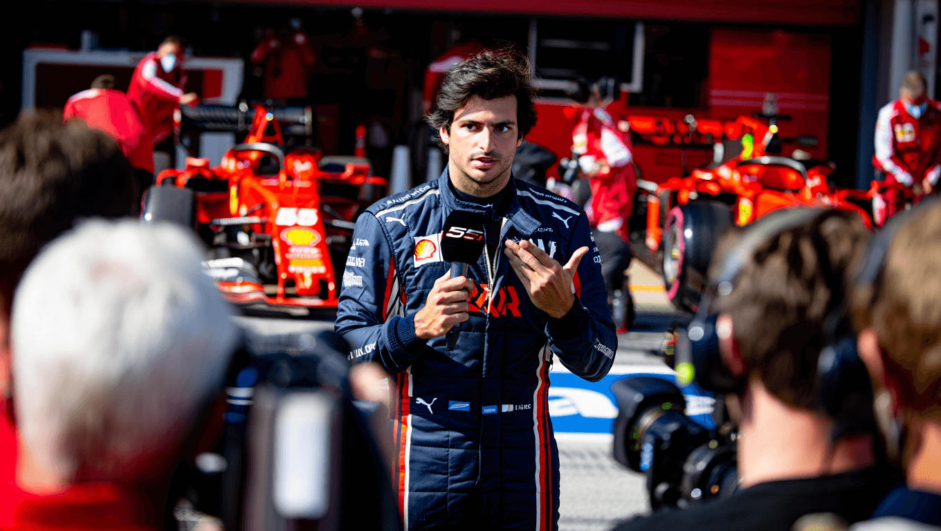 Carlos Sainz se resta culpa sobre la acción con Antonelli y señala el por qué: "Antes Bearman no me ha cerrado la puerta"