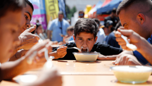 Llega el primer concurso de comer flanes a Huesca: 280 euros de premio en 45 segundos
