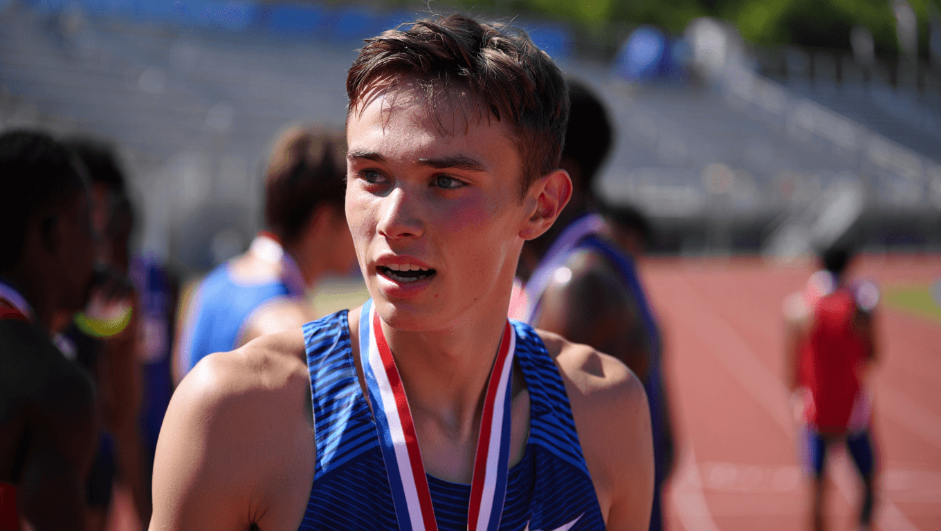 El enfermero Antonio Rodríguez, premiado por su investigación sobre la gestión emocional y los riesgos psicosociales en jóvenes deportistas
