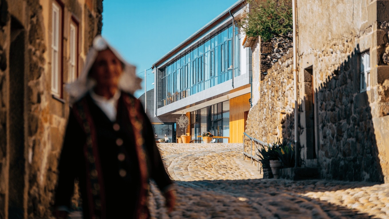 Este hotel está en uno de los pueblos más bonitos de Portugal: es obra de un diseñador mundialmente conocido