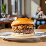 Llega a Zaragoza la hamburguesa más gourmet de The Champions Burger: carne de vaca y buey con caramelo y mayonesa de tuétano