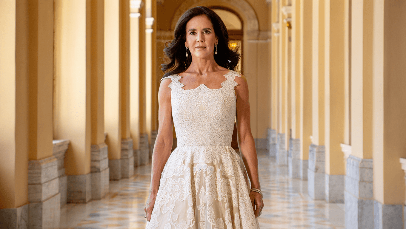 El vestido de encaje blanco de Mary de Dinamarca es el look de boda civil que todas las novias elegantes van a querer llevar