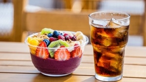 La trampa de los platos 'healthy': quizá no sabías que un açaí bowl puede tener tanto azúcar como 5 vasos de Coca-Cola...