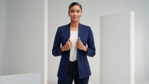 Esta temporada se llevan las blazers entalladas: hacen tipazo y elevan cualquier look