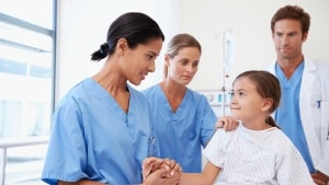 Día Nacional del Cáncer Infantil: «Las enfermeras creamos un entorno de confianza que favorece la tolerancia al tratamiento y reduce la ansiedad»