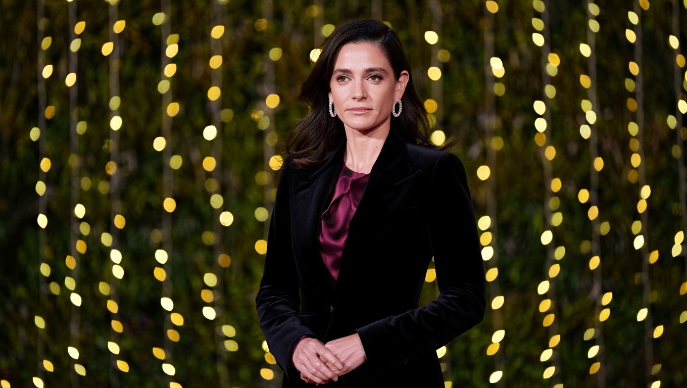 Traje de chaqueta de terciopelo, el look de Navidad con el que acertar seguro
