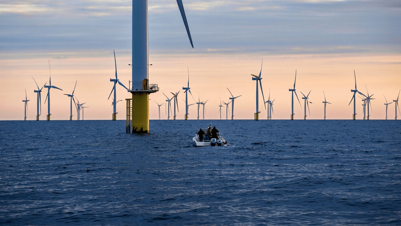 Trump suspends permits for Spanish energy giant's main offshore wind farm in the United States