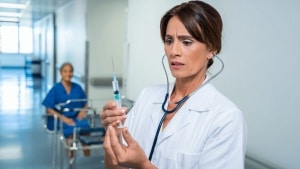 El Consejo de Enfermería de Castilla y León recuerda la importancia de vacunarse de la gripe tanto a ciudadanos como profesionales