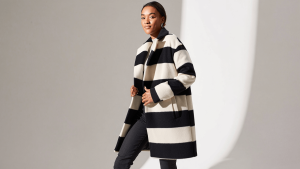 Abrigos de rayas: la nueva tendencia del invierno que adoran las estilistas
