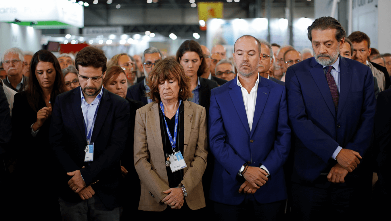 Fitur tourism fair begins in Madrid, with black ribbons and minute's silence