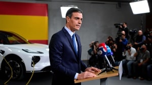 Spain Green Politics: PM announces 7,500-euro help for electric car purchases by SMEs and self-employed