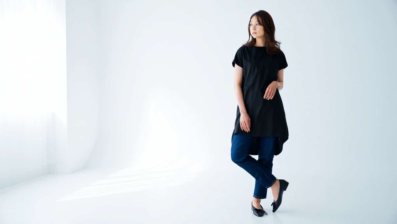 Las novedades de Massimo Dutti de la semana: vestidos negros, vaqueros rectos y bailarinas de entretiempo