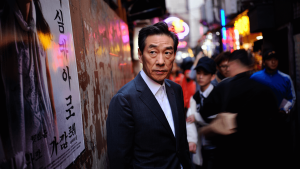 La película que dispara contra la meritocracia coreana