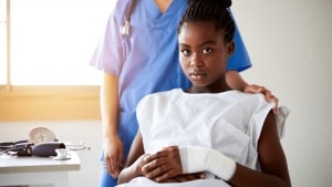 Labor enfermera para sensibilizar, prevenir, detectar y atender frente a la mutilación genital femenina