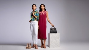 Las compras de Parfois de la semana: Camisas estampadas, vestido midi y vaqueros blancos