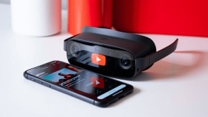 Más vale tarde que nunca: YouTube al fin lanza una app oficial para el Apple Vision Pro