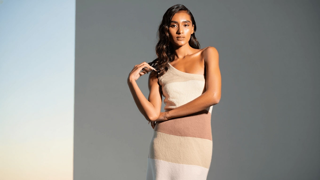 En lo nuevo de Pull&Bear está el vestido de punto más especial: multiposición y no parece low cost