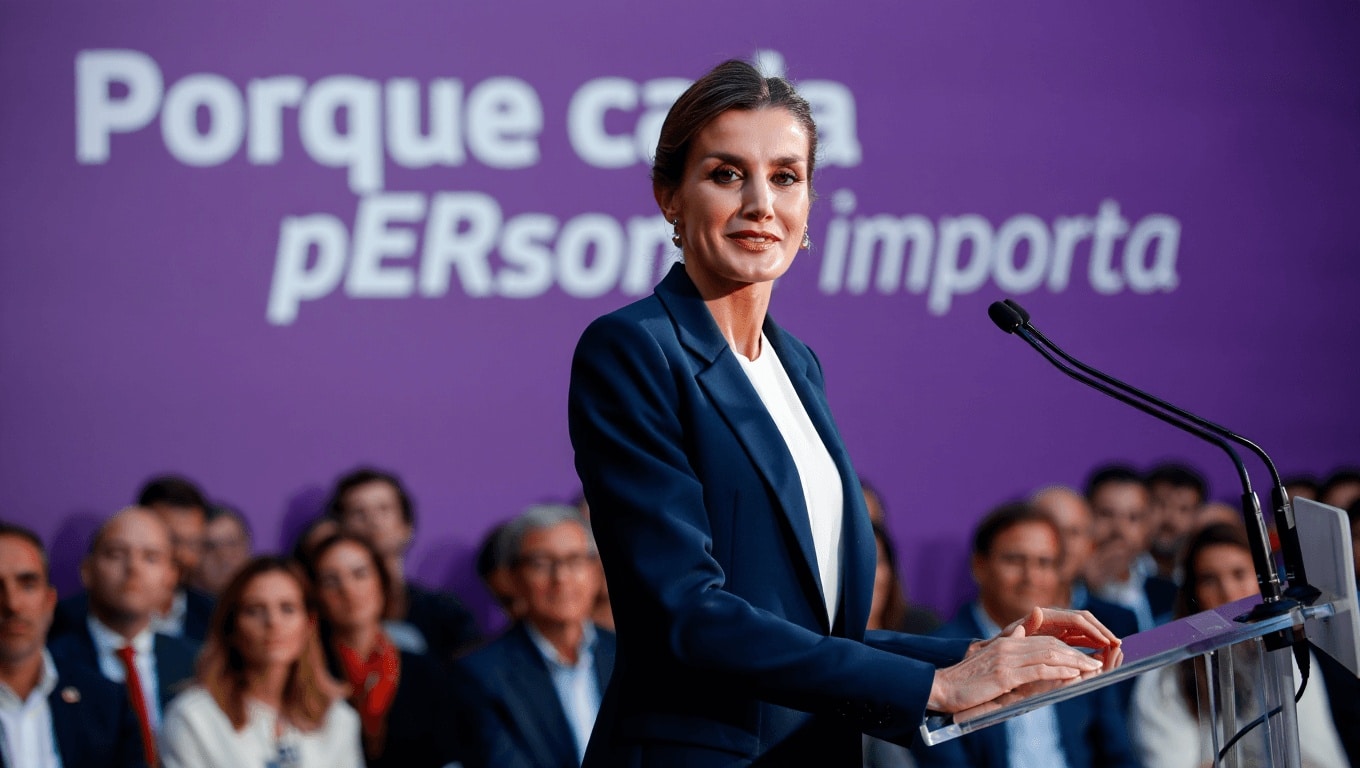 La reina Letizia vuelve al traje en el Día Mundial de las Enfermedades Raras: de Carolina Herrera y en un color muy primaveral
