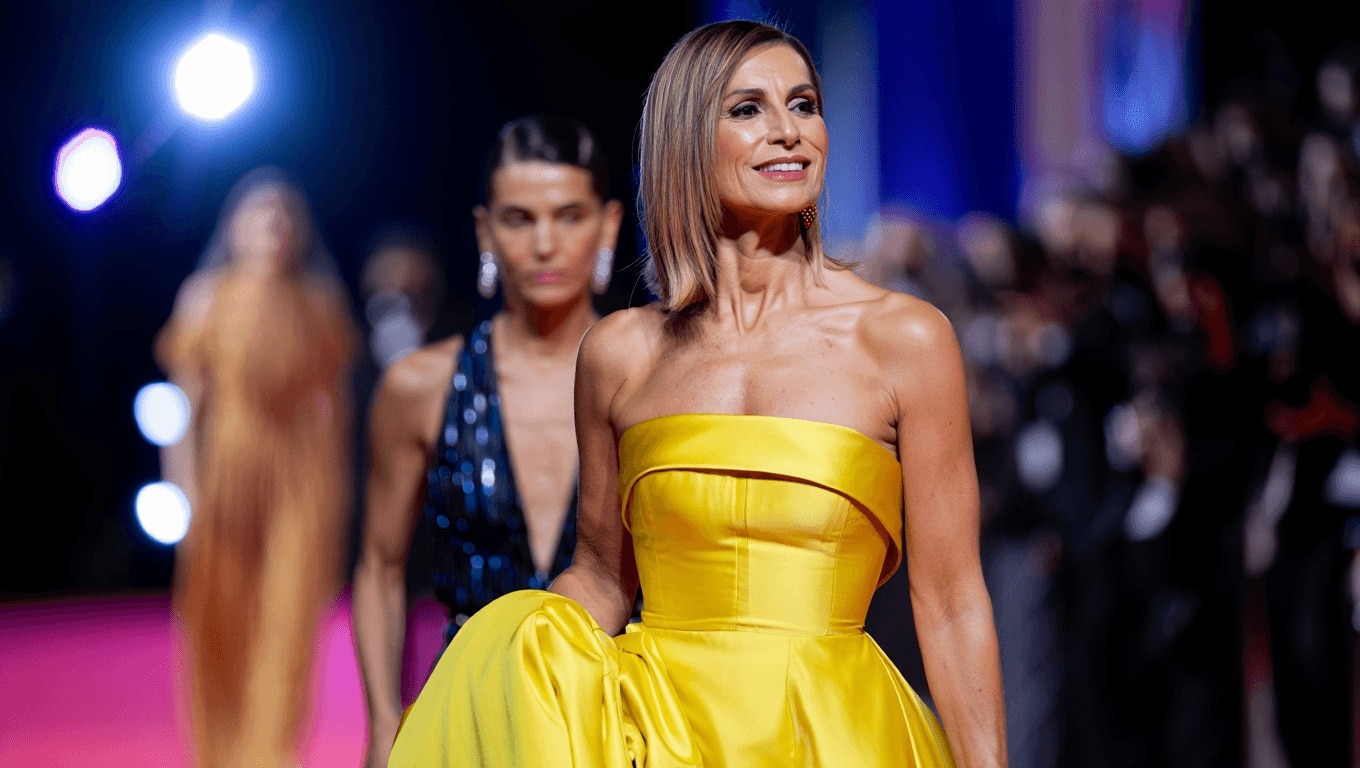 Yolanda Díaz eclipsa a Begoña Gómez en los Premios Goya 2026 con un vestido amarillo de Carolina Herrera