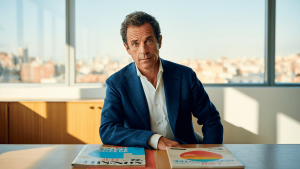 Emilio Gil: "El llamado 'boom' del diseño español de los 80 tenía bastante de espejismo y mucho de autocomplacencia"