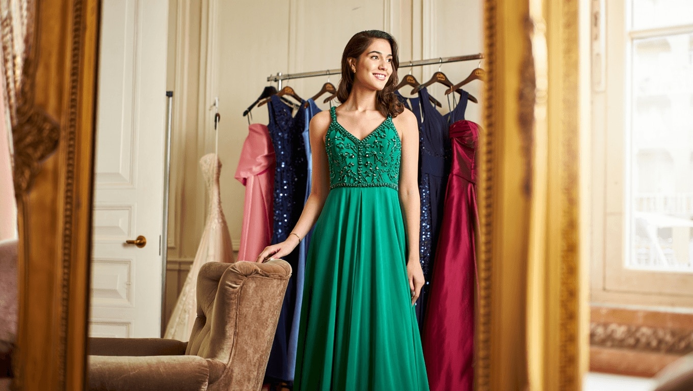 La marca que tiene los looks de invitada más ponibles y reutilizables