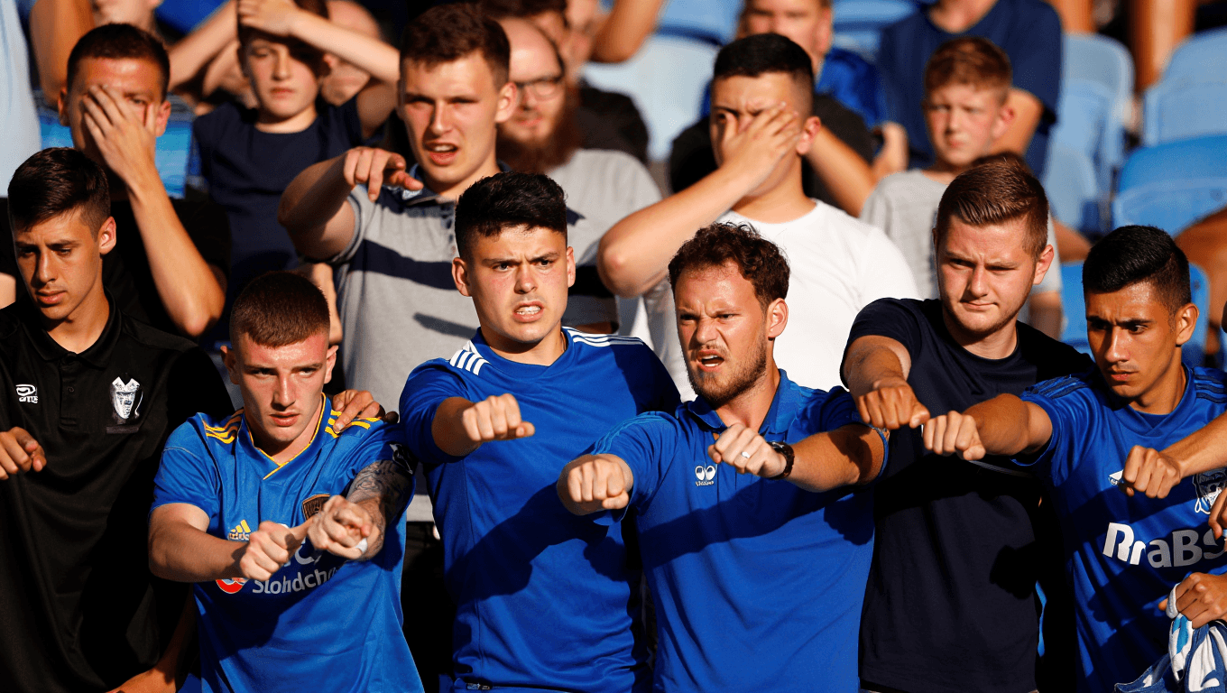 ¿Racismo o malestar político? La doble moral con los cánticos de fútbol
