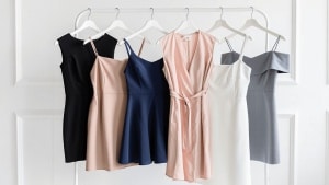 Seis vestidos minimalistas que llevarás cuando no sepas qué ponerte