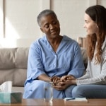 Un estudio indica que recibir apoyo emocional es clave para reducir el malestar psicológico en personas con cáncer