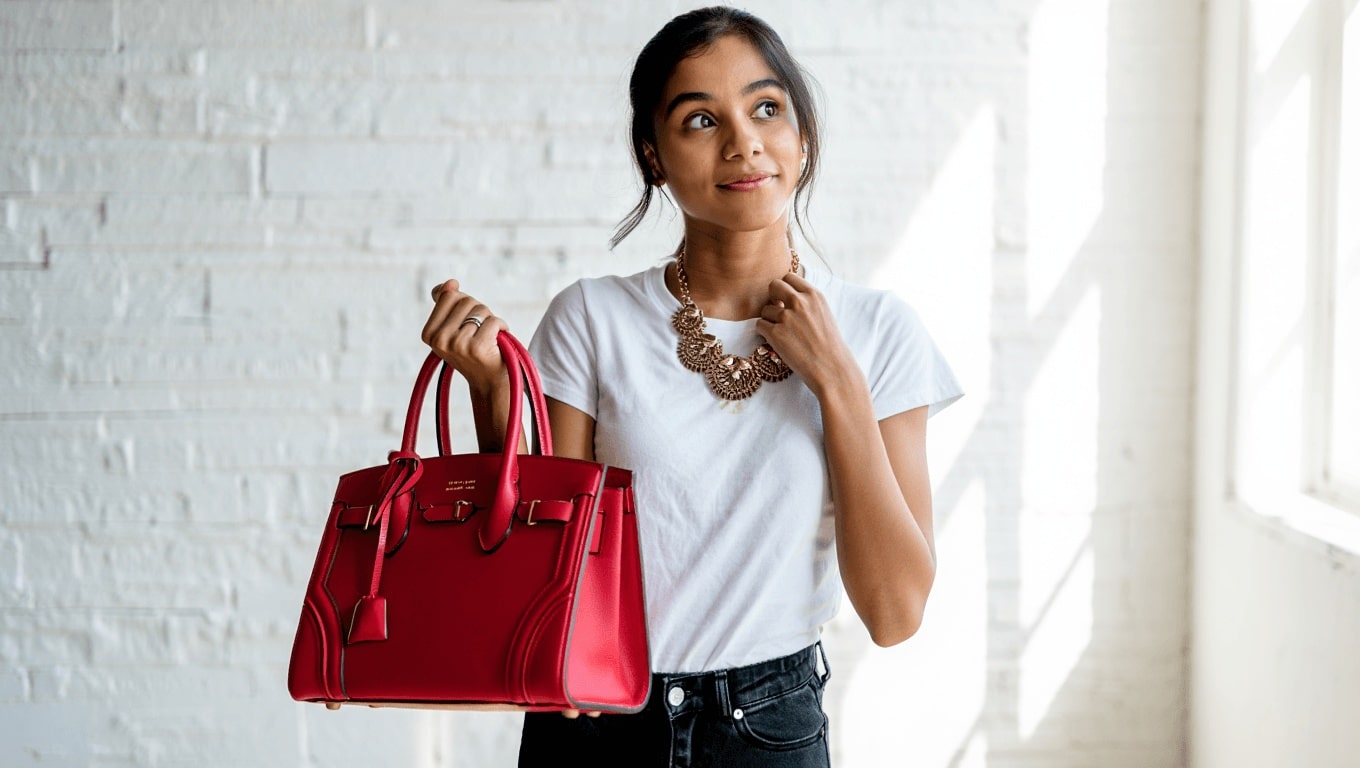 Mis looks siempre se ven elegantes cuando añado estos bolsos especiales