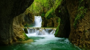 Parece Islandia, pero es España: una ruta por las cascadas y paisajes de agua más espectaculares de Burgos