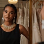 Las joyas de invitada que transforman un vestido básico en un look de boda elegante