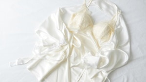 Pijamas y camisones blancos bonitos que sirven tanto para novias como para quien busca una prenda especial
