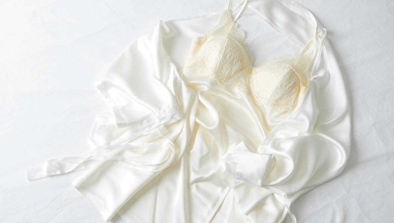 Pijamas y camisones blancos bonitos que sirven tanto para novias como para quien busca una prenda especial
