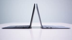 Microsoft lanza dos Surface baratos para competir con la MacBook Neo