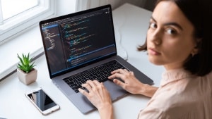Olvídate de Claude Code: Apple reinventa Xcode 27 y da el salto hacia la programación con IA