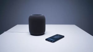 Apple prepara su respuesta al Google Nest Hub y el Amazon Echo Show, de la mano de Siri AI