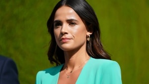 Créeme, todas las mujeres elegantes que conozco han incluido básicos de color agua marina a sus looks