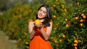 Manual de estilo del naranja: así se lleva el color que más favorece en verano