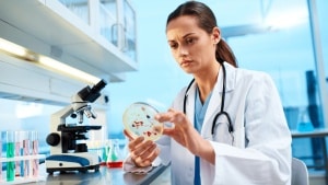 La microbiota influye en la inmunidad y la salud mental y las enfermeras cuentan con intervenciones eficaces para protegerla